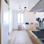Renovated T3 With Terrace And Ac Extreme Center - Air Rental